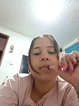 Snapshot of TamySweet69 chatting on 10.29.25 TamySweet69 online show from 10.29.25