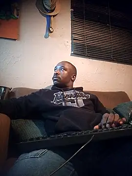 Snapshot of Pussylover911o chatting on 11.11.25 Pussylover911o online show from 11.11.25