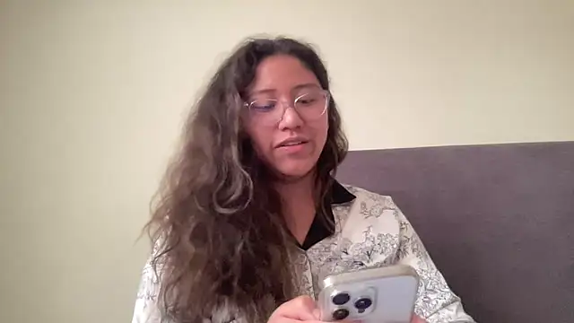 Kmiii21 online show from 11.10.25