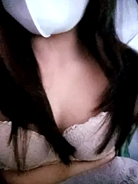 Snapshot of Meo_25 chatting on 11.08.25 Meo 25 online show from 11.08.25