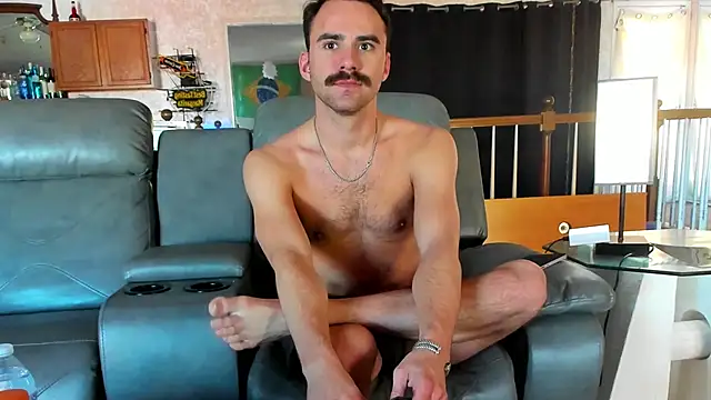 Snapshot of bobbyatx chatting on 12.17.25 bobbyatx online show from 12.17.25