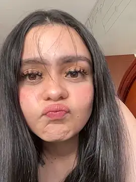 Selena Roa online show from 04.19.26