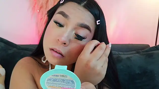 mia roux1 online show from 04.10.26