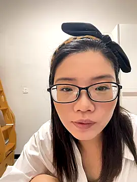 Snapshot of Nlen_baby chatting on 11.18.25 Nlen baby online show from 11.18.25