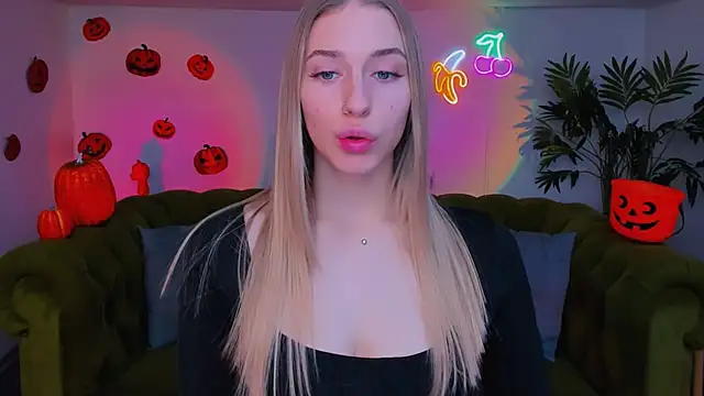 sassy cutie online show from 11.12.25