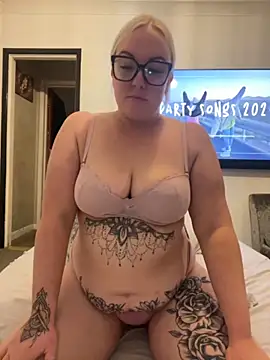 Snapshot of Jenna-LeeXX chatting on 11.09.25 Jenna-LeeXX online show from 11.09.25