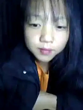 Quynhsumon online show from 11.20.25