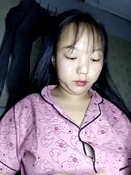 Quynhsumon online show from 02.12.26