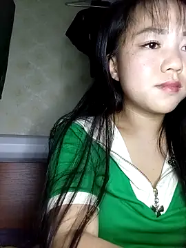 Quynhsumon online show from 03.22.26