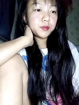 Quynhsumon online show from 03.24.26