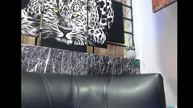 Snapshot of Debora_Cienfuegos25 chatting on 12.23.25 Debora Cienfuegos25 online show from 12.23.25