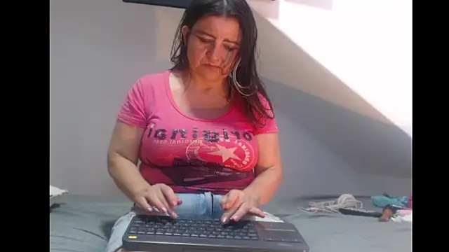 Snapshot of Debora_Cienfuegos25 chatting on 02.22.26 Debora Cienfuegos25 online show from 02.22.26