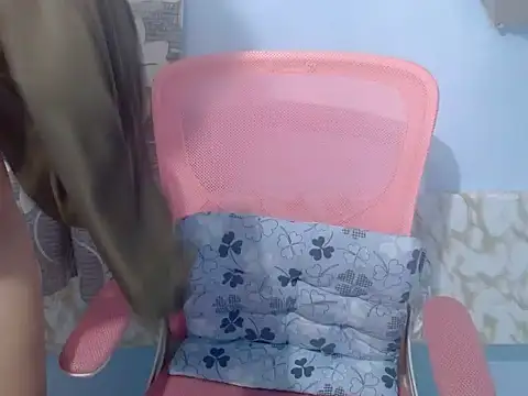 Snapshot of Skinny_Jean18xxx chatting on 02.11.26 Skinny Jean18xxx online show from 02.11.26