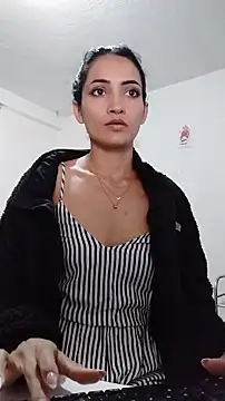 Snapshot of chloehanna chatting on 02.15.26 chloehanna online show from 02.15.26