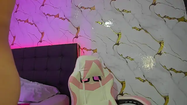 Scarlet DLuce online show from 03.30.26