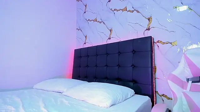 Scarlet DLuce online show from 04.09.26