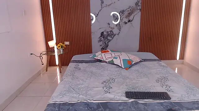 rosselyn  online show from 02.20.26