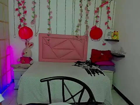 kataleya bella online show from 10.24.25