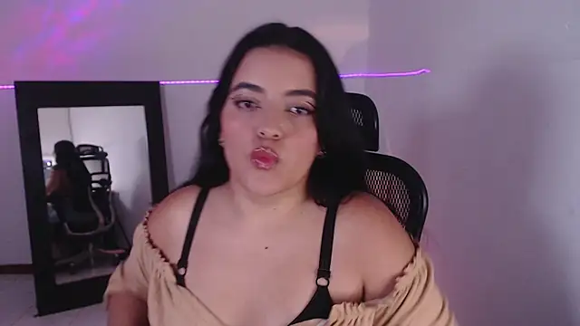 Snapshot of xambar_22x chatting on 04.13.26 xambar 22x online show from 04.13.26