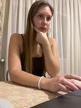 Elina1 online show from 11.18.25