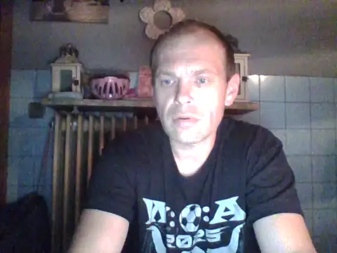 Snapshot of tommy3300 chatting on 10.22.25 tommy3300 online show from 10.22.25