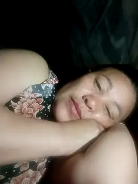 Snapshot of chich-bong chatting on 12.20.25 chich-bong online show from 12.20.25