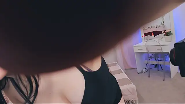 AriaThorn online show from 11.08.25