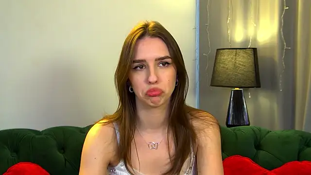 Snapshot of AliceAtkins chatting on 03.12.26 AliceAtkins online show from 03.12.26