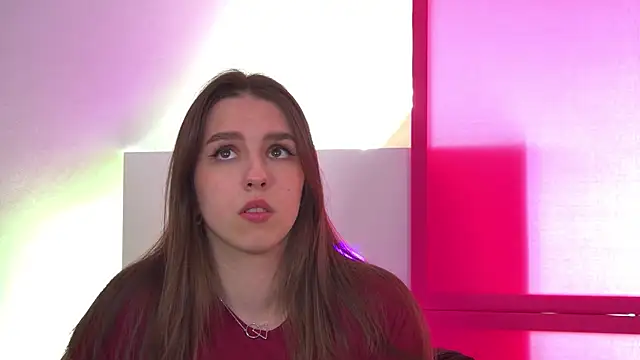 Snapshot of AliceAtkins chatting on 04.05.26 AliceAtkins online show from 04.05.26