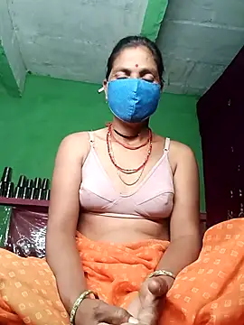 Snapshot of QRAN_YELESA chatting on 10.27.25 QRAN YELESA online show from 10.27.25