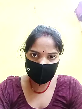 Snapshot of Shreya-750 chatting on 11.17.25 Shreya-750 online show from 11.17.25