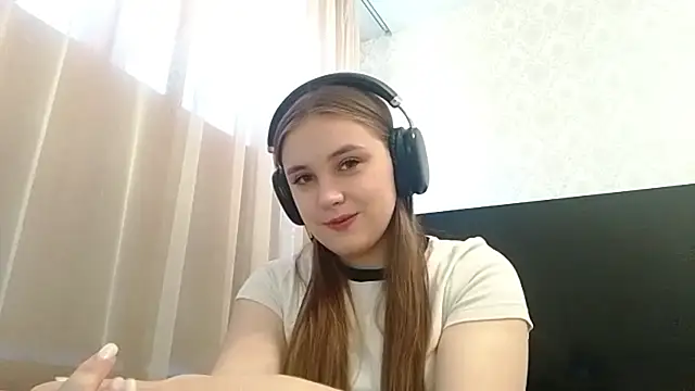 MilaRiviera online show from 10.24.25