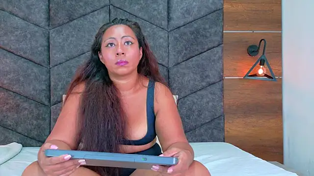 SeleneGibson   online show from 02.13.26