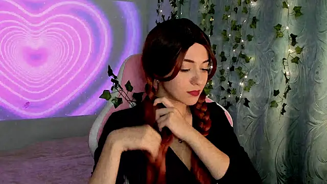 Snapshot of Phantomix chatting on 10.27.25 Phantomix online show from 10.27.25