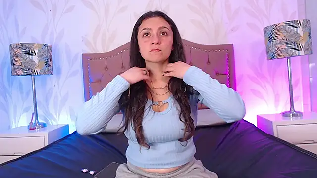 Emmy Palacios online show from 12.15.25