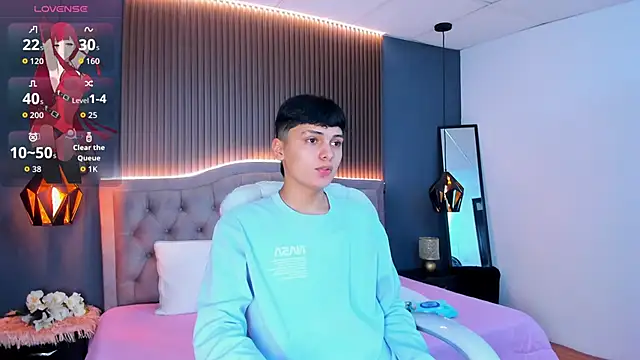 Maxii18  online show from 10.29.25