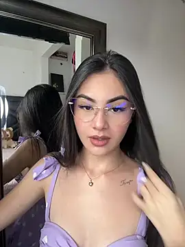 IslaCole online show from 01.10.26