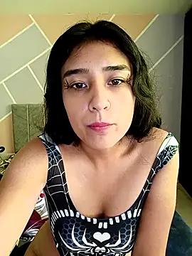 Nahomievans233 online show from 10.24.25