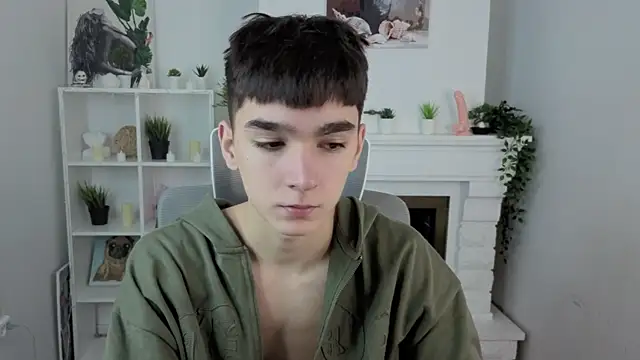 Snapshot of YamiTwink chatting on 11.27.25 YamiTwink online show from 11.27.25