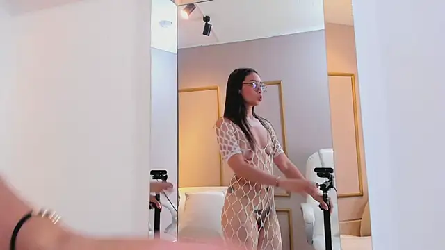 NahimiThompson online show from 02.04.26