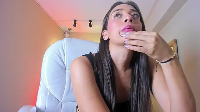 Snapshot of NahimiThompson chatting on 05.07.26 NahimiThompson online show from 05.07.26