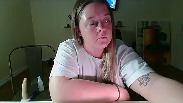 Snapshot of Artgirlie31 chatting on 11.12.25 Artgirlie31 online show from 11.12.25