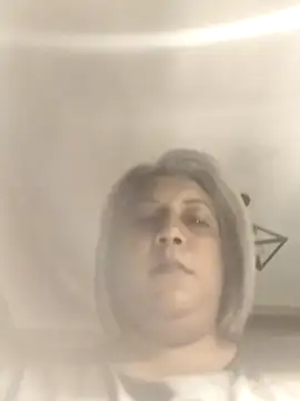 Snapshot of IndianLara chatting on 11.26.25 IndianLara online show from 11.26.25