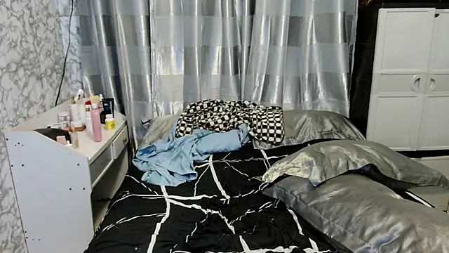  Lachica  online show from 04.06.26