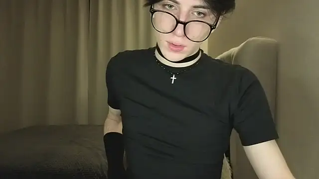 Oliver star boy  online show from 02.10.26