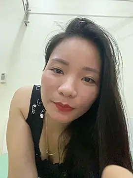 Bee Yellow00 online show from 11.06.25