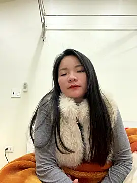 Bee Yellow00 online show from 01.08.26