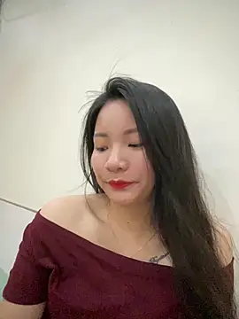 Bee Yellow00 online show from 03.03.26