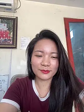 Bee Yellow00 online show from 05.26.26