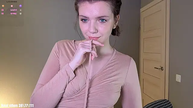 PollyRouge   online show from 02.21.26